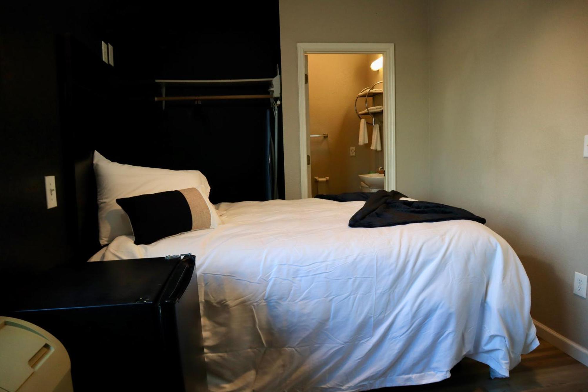 Hotel Dilley Grand الغرفة الصورة
